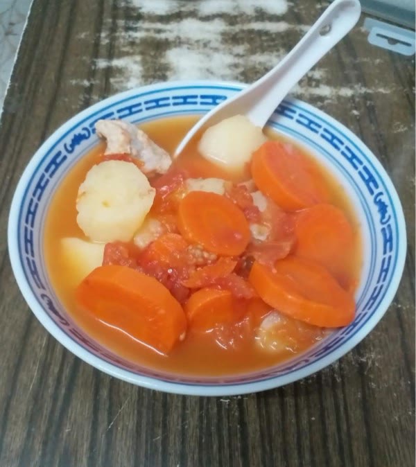 一碗蕃茄薯仔湯